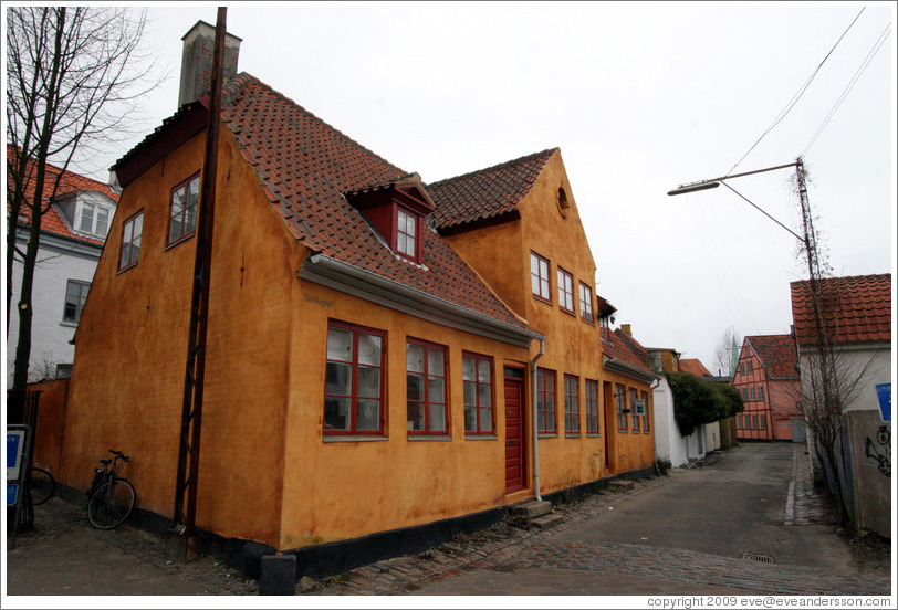 Yellow house on Munkegade.  Helsing?r.