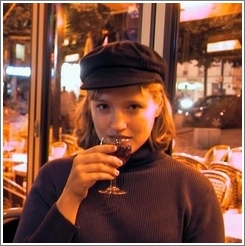 Eve looking very French.