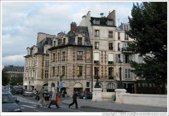 Right bank at Pont Neuf.