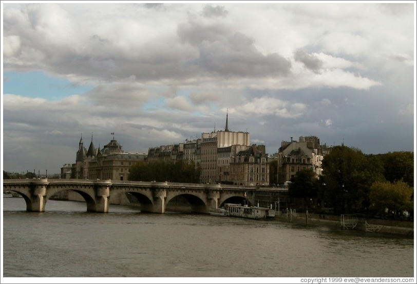 Bridge to Ile de la Cite.