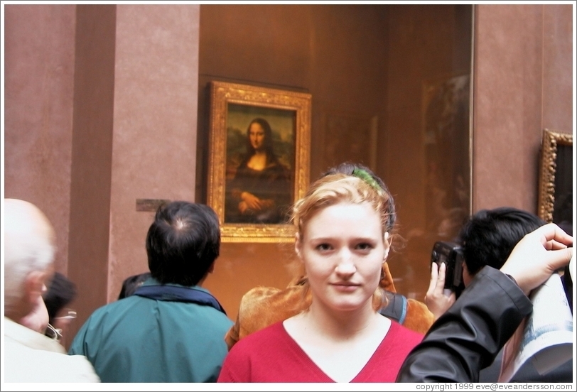 Louvre.  Eve looking like the Mona Lisa.