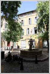 Fontaine des Trois Ormeaux.  Old town.