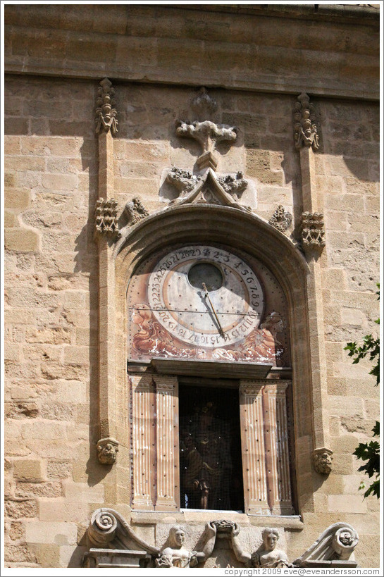 Clock tower, the former town belfry, containing an astronomical clock dating from 1661.  Adjoining the H? de ville (city hall).