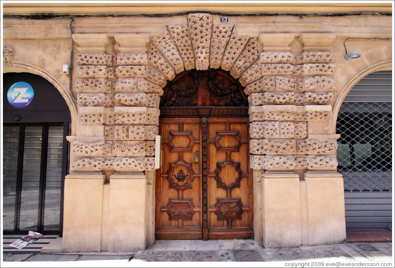 Embossed pattern around the doors of the H? de Peyronetti (1620).  Rue de l'Aude.  Old town.