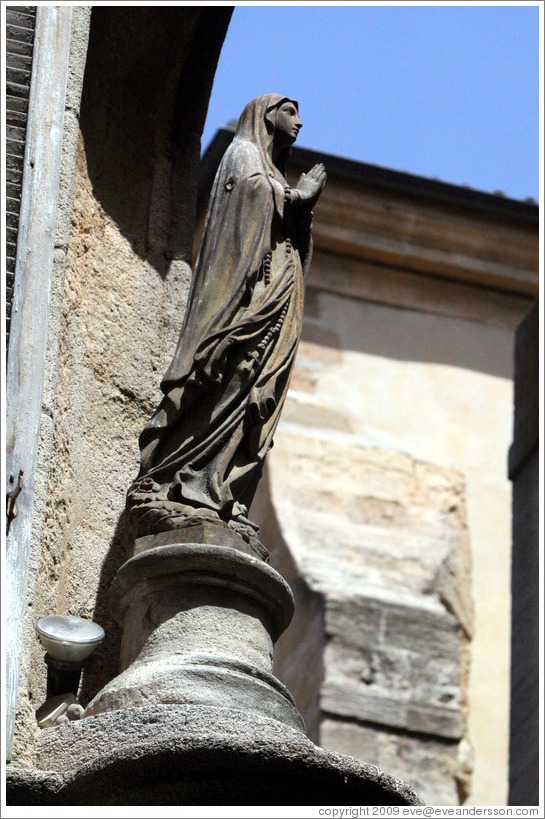 Oratory depicting (perhaps) the Virgin Mary.  Rue des Tanneurs.  Old town.