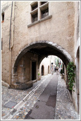 Le Pontil, a 15th century Gothic arch.