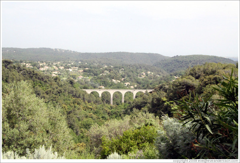 The "train des Pignes" ancient bridge.