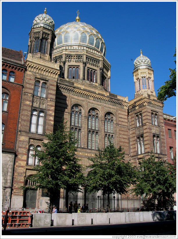 Neue Synagogue.