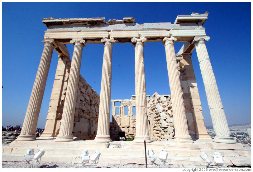 The Pandroseion (&#928;&#945;&#957;&#948;&#961;&#972;&#963;&#949;&#953;&#959;&#957;) at the Acropolis (&#913;&#954;&#961;&#972;&#960;&#959;&#955;&#951;).