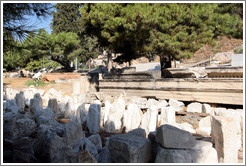 Stones at the Acropolis (&#913;&#954;&#961;&#972;&#960;&#959;&#955;&#951;).