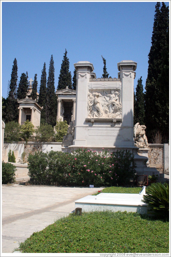 The First Cemetery of Athens (&#928;&#961;&#974;&#964;&#959; &#925;&#949;&#954;&#961;&#959;&#964;&#945;&#966;&#949;&#943;&#959; &#913;&#952;&#951;&#957;&#974;&#957;).