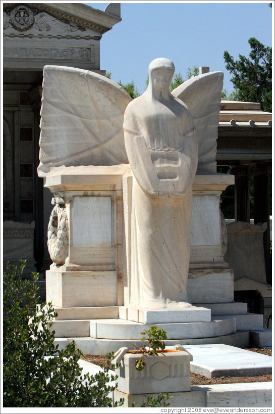 Angel.  The First Cemetery of Athens (&#928;&#961;&#974;&#964;&#959; &#925;&#949;&#954;&#961;&#959;&#964;&#945;&#966;&#949;&#943;&#959; &#913;&#952;&#951;&#957;&#974;&#957;).