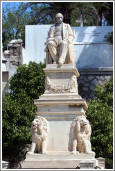 Averof family grave.  The First Cemetery of Athens (&#928;&#961;&#974;&#964;&#959; &#925;&#949;&#954;&#961;&#959;&#964;&#945;&#966;&#949;&#943;&#959; &#913;&#952;&#951;&#957;&#974;&#957;).