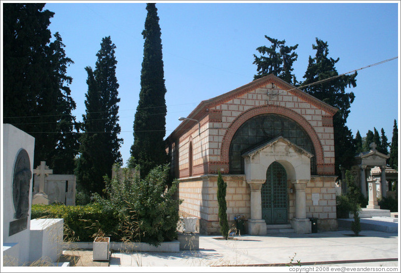 Ossuary, a building used for the storage of bones that have been removed from tombs to make room for new burials.  The First Cemetery of Athens (&#928;&#961;&#974;&#964;&#959; &#925;&#949;&#954;&#961;&#959;&#964;&#945;&#966;&#949;&#943;&#959; &#913;&#952;&#951;&#957;&#974;&#957;).