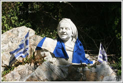 Grave of singer Sofia Vembo (&#931;&#959;&#966;&#943;&#945; &#914;&#941;&#956;&#960;&#959;), the legendary "singer of victory."  The First Cemetery of Athens (&#928;&#961;&#974;&#964;&#959; &#925;&#949;&#954;&#961;&#959;&#964;&#945;&#966;&#949;&#943;&#959; &#913;&#952;&#951;&#957;&#974;&#957;).