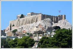 Hadrian's Arch (&#913;&#968;&#943;&#948;&#945; &#964;&#959;&#965; &#913;&#957;&#948;&#961;&#953;&#945;&#957;&#959;&#973;), with the Acropolis (&#913;&#954;&#961;&#972;&#960;&#959;&#955;&#951;) behind.