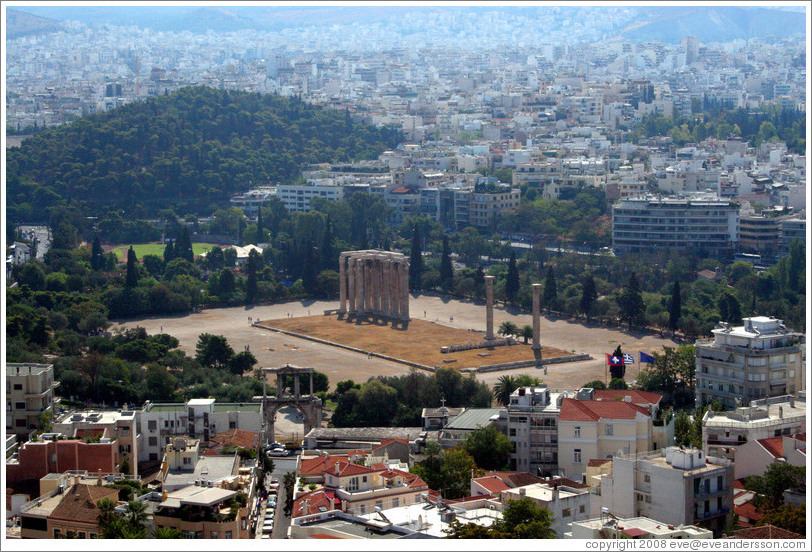 Temple of Olympian Zeus (&#927;&#955;&#965;&#956;&#960;&#943;&#959;&#965; &#916;&#953;&#972;&#962;), viewed from the Acropolis (&#913;&#954;&#961;&#972;&#960;&#959;&#955;&#951;).