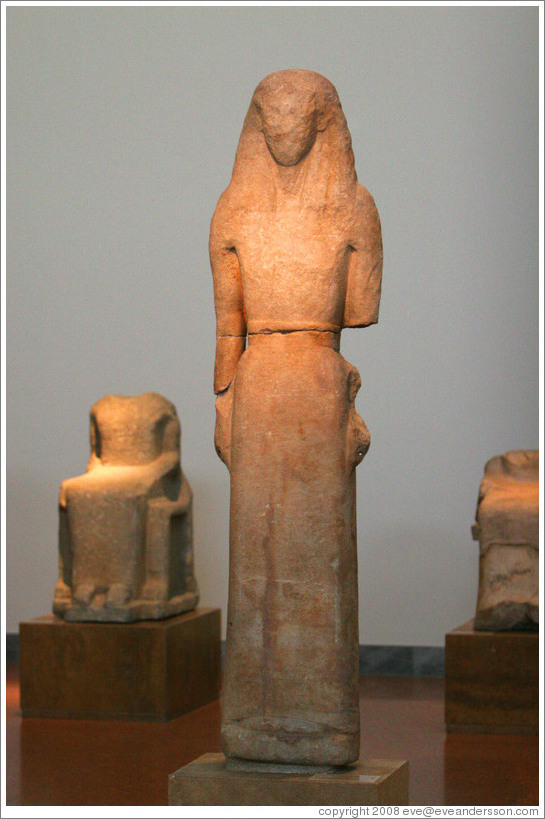 Female figure from the island of Delos from 650 BC.  National Archaeological Museum.