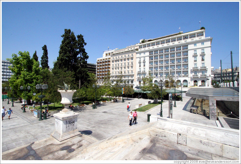 Syntagma (&#931;&#973;&#957;&#964;&#945;&#947;&#956;&#945;) Square, with Hotel Grande Bretagne in the background.