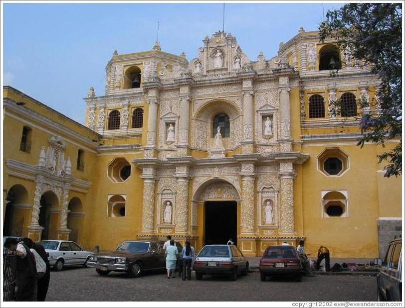 Facade of the Iglesia Merced.
