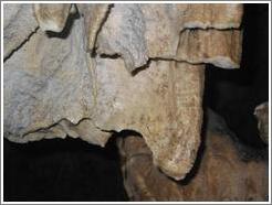 Lanqu&iacute;n caves, with water dripping.