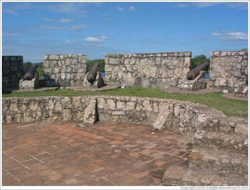 Castillo de San Felipe.  Cannons.