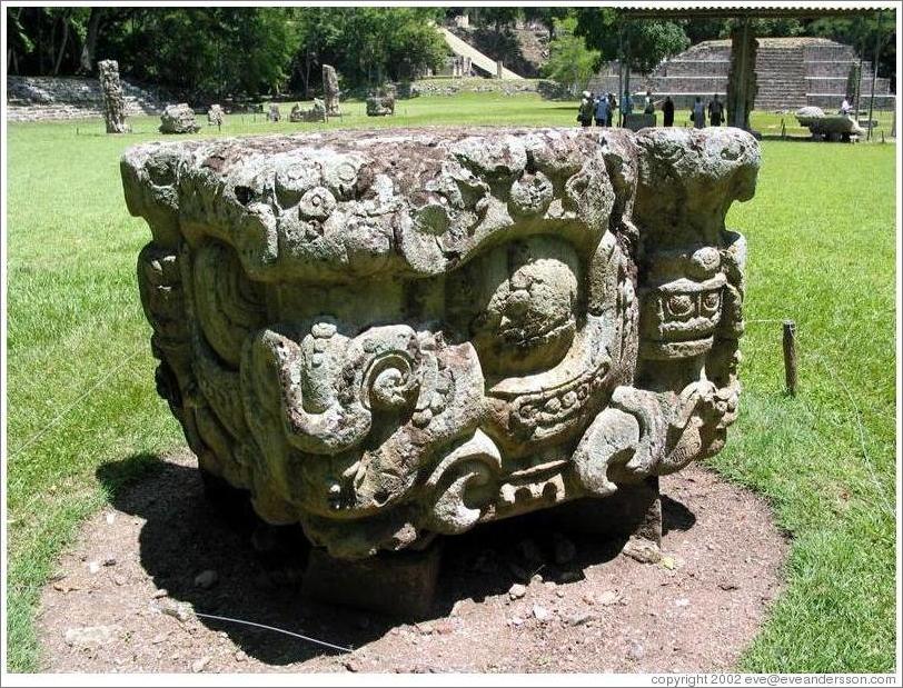 Altar.  Gran Plaza.