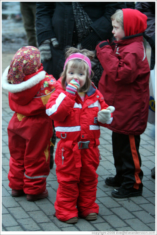 Children in red.