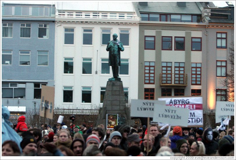 Protest in Reykjavik's Austurv?llur square.