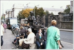 Molly Malone statue.