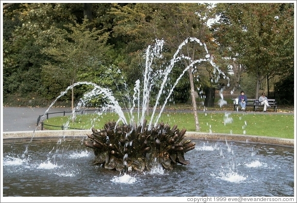 A funky fountain in St. Stephens Green.