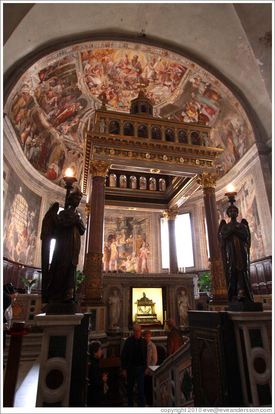 Altar and angels, Basilica di San Pietro in Vincoli (Saint Peter in Chains).