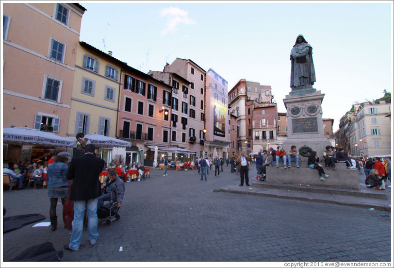 Campo de' Fiori, including the monument to Giordano Bruno.