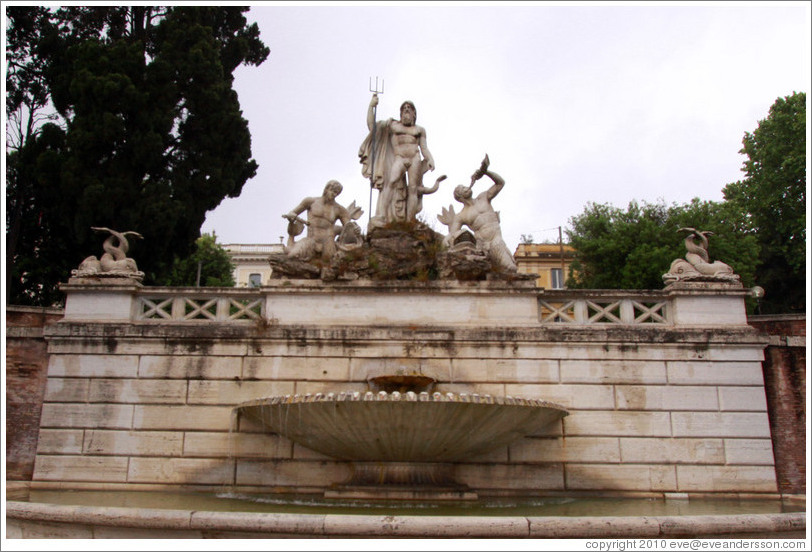 Fountain.  Piazza del Popolo.