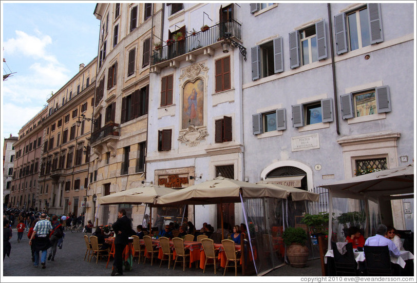 Piazza della Rotonda.