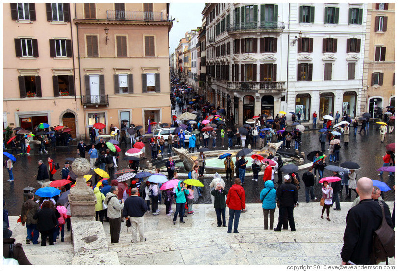 Piazza di Spagna&#8206; on a rainy day.