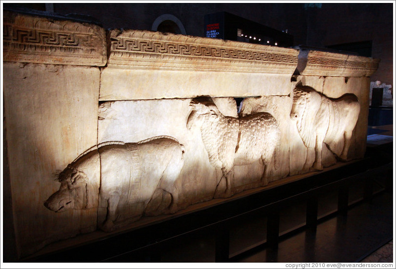 Pig, sheep, and bull, Plutei of Trajan, Basilica Aemilia, Roman Forum.