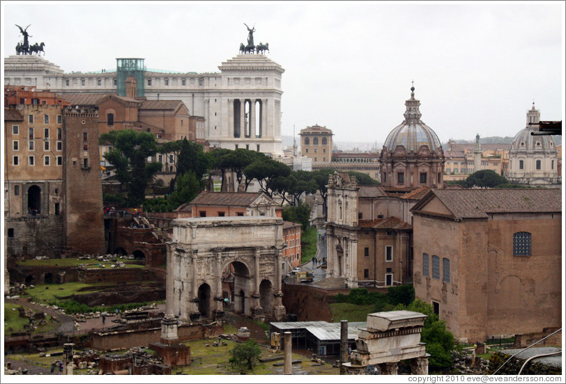 Arco di Settimio Severo (Arch of Septimius Severus), Roman Forum, and surrounding buildings.