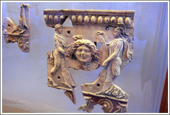 Bell plate with Athena, Perseo and Gorgone, 36-28 BC.  Museo Palatino (Palatine Museum).