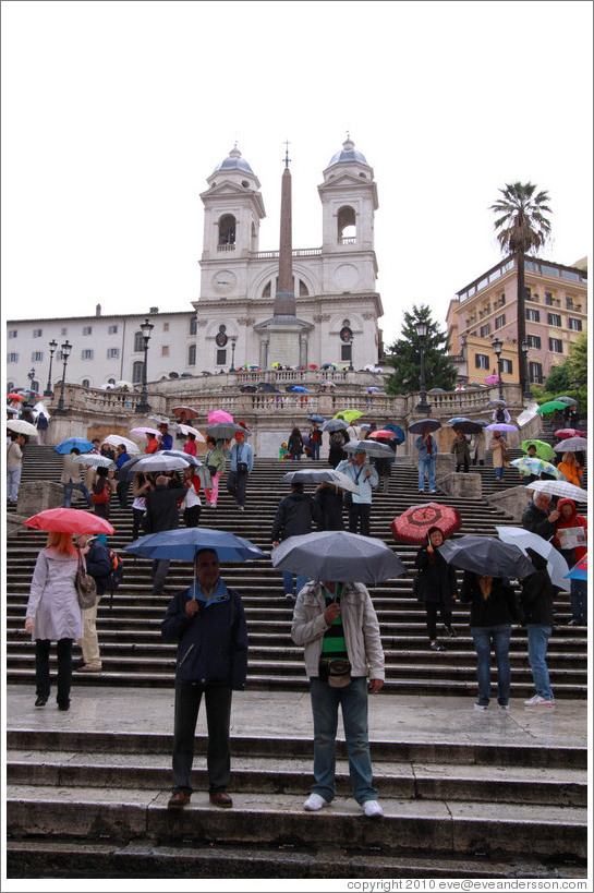 Scalinata della Trinit?ei Monti (The Spanish Steps) on a rainy day.