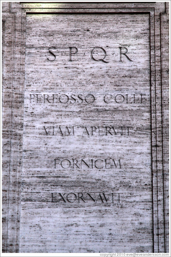 SPQR engraving, Via del Traforo.