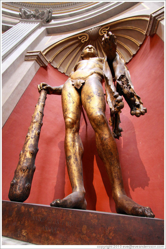 Bronze statue of Hercules, Sala Rotonda, Museo Pio-Clementino, Vatican Museums.