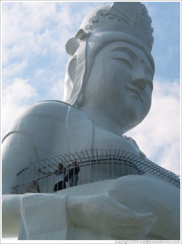 Visitors in the Kamaishi Daikannon.