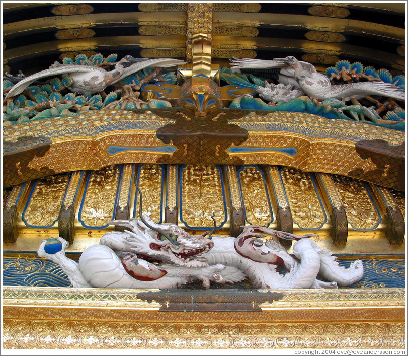 Detail.  Taiyuin-byo Shrine.