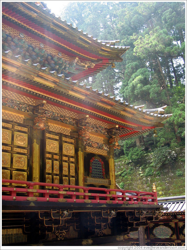 Haiden.  Taiyuin-byo Shrine.