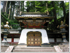Kokamon Gate.  Taiyuin-byo Shrine.