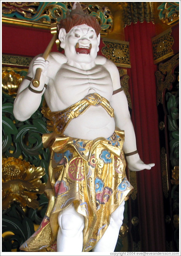 Statue.  Taiyuin-byo Shrine.