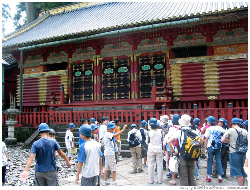 Blue hat tour group.  Tosho-gu Shrine.