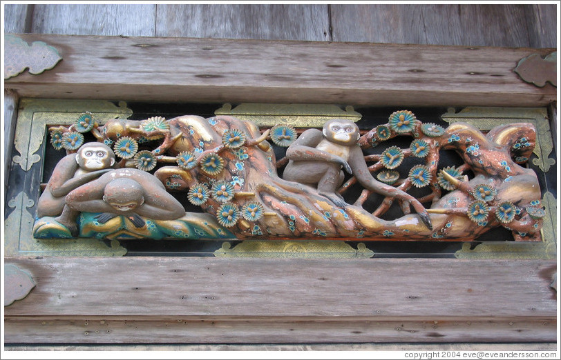 Detail.  Mokeys.  Tosho-gu Shrine.