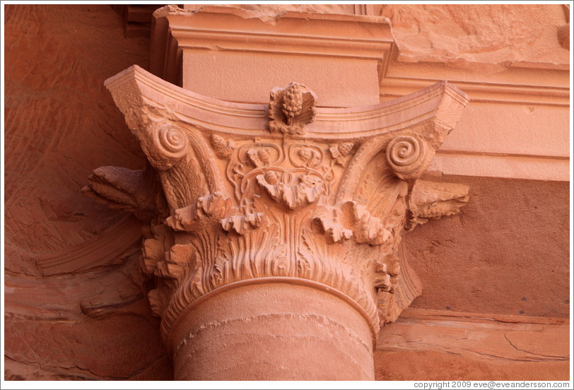 Top of a pillar with a pine cone as a symbol of fertility.  Al Khazneh, a.k.a. The Treasury (&#1575;&#1604;&#1582;&#1586;&#1606;&#1577;&#8206;).